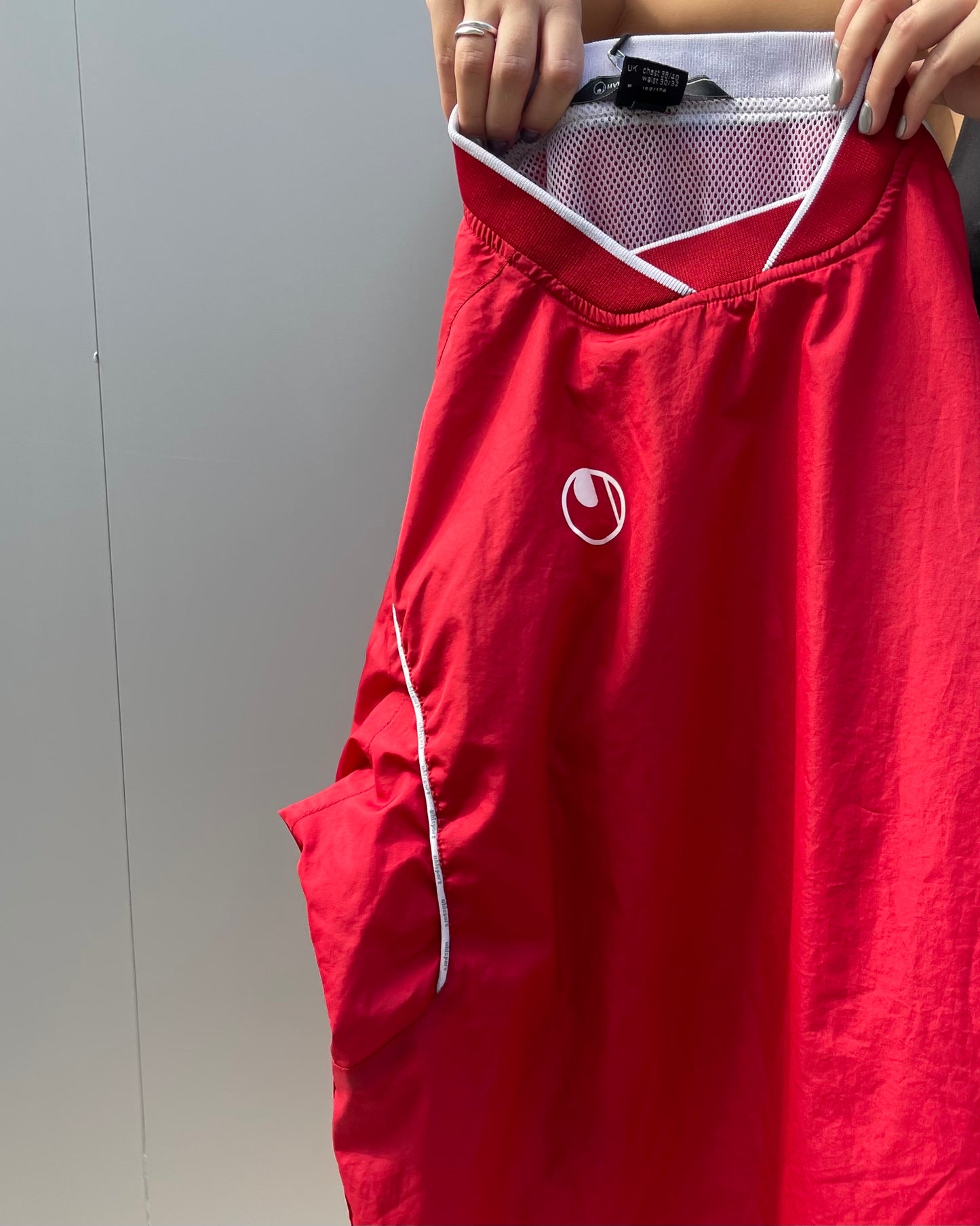 Pullover windbreaker