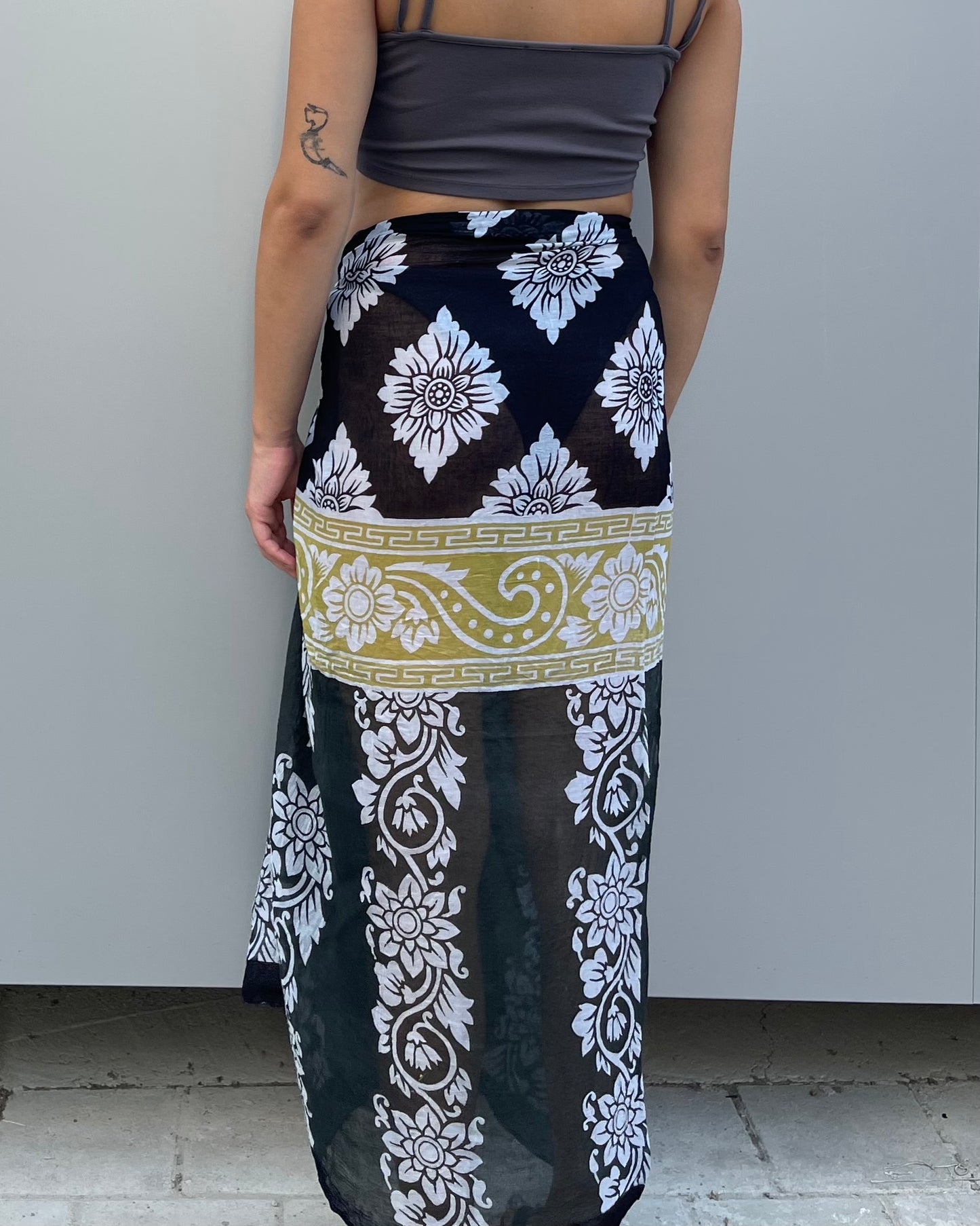 Floral mesh pareo