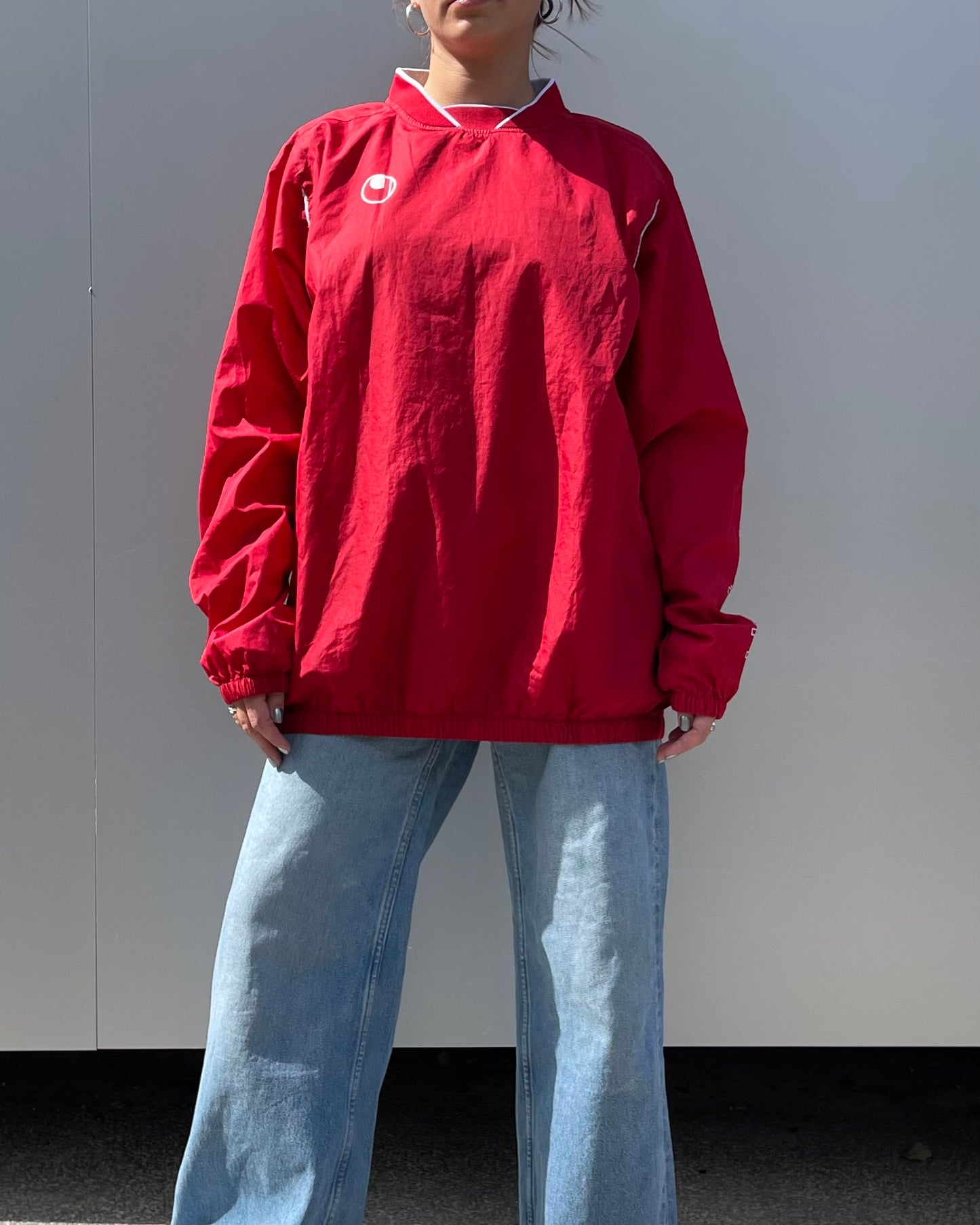 Pullover windbreaker