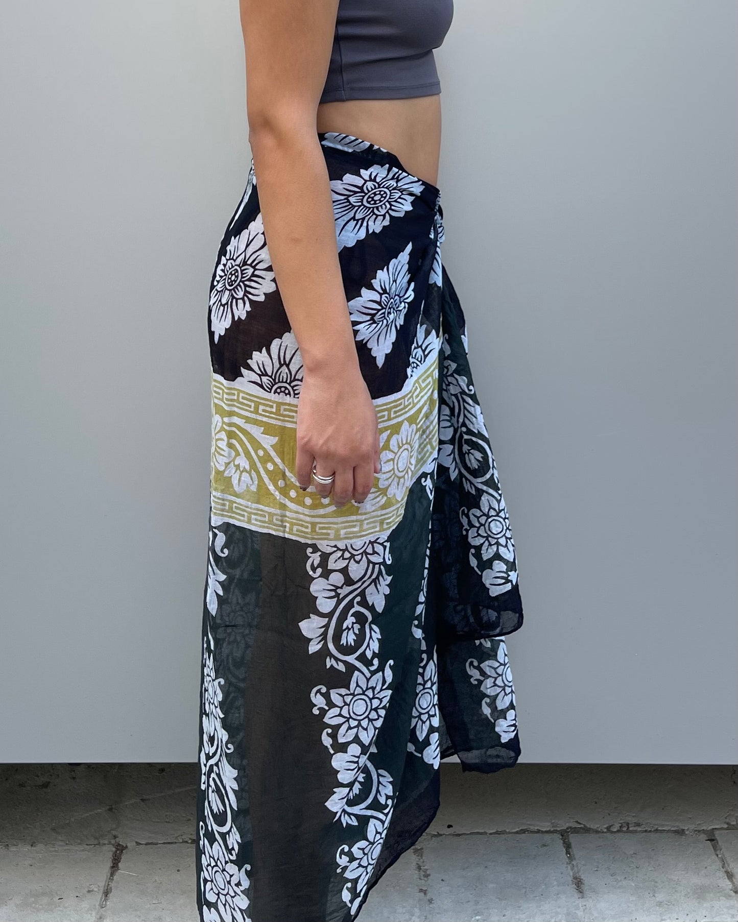 Floral mesh pareo
