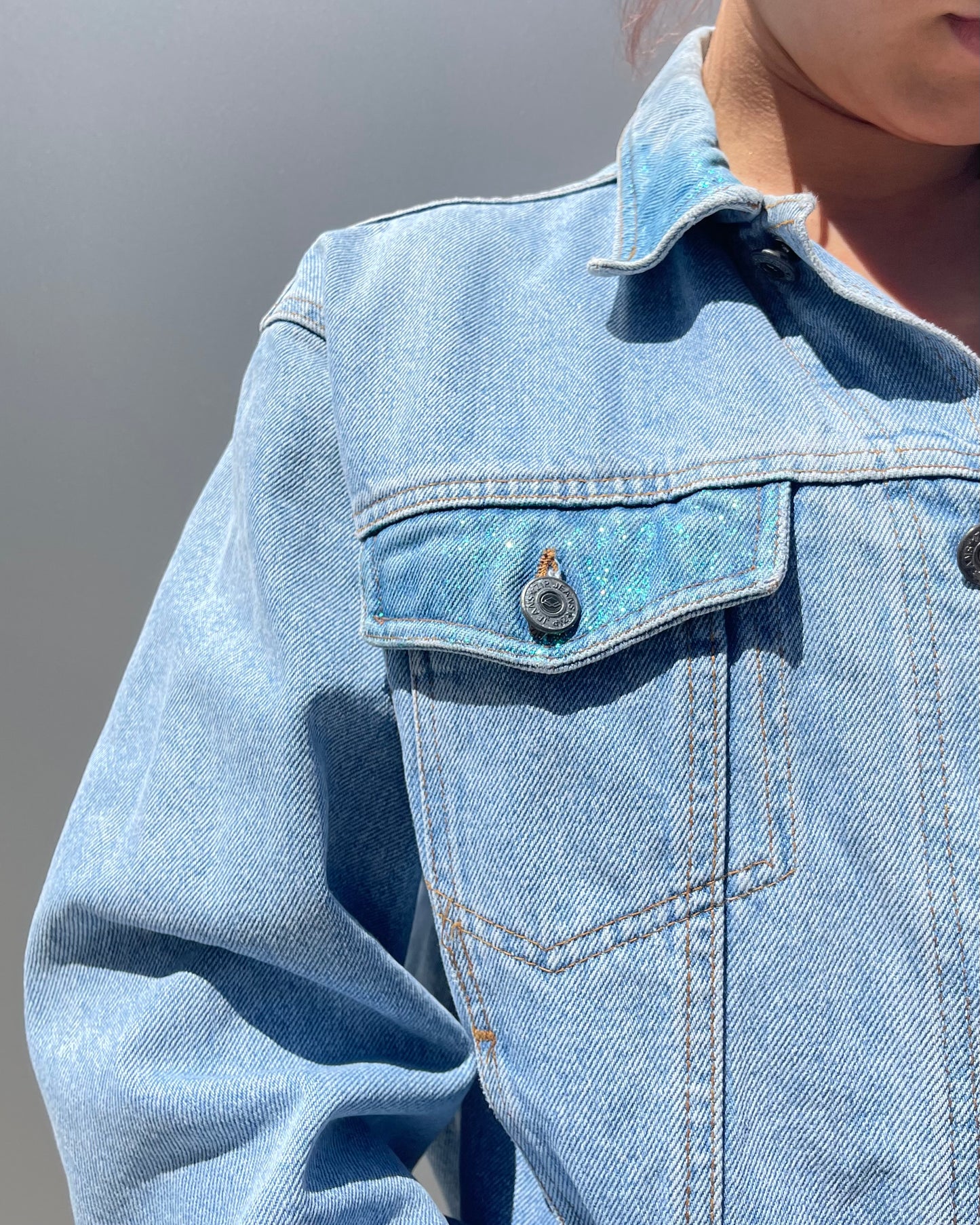 Cropped denim jacket